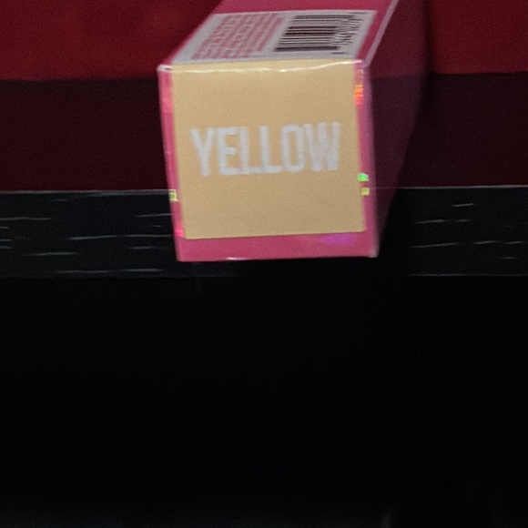 Jeffree Star Magic Star Concealer in yellow - Picture 2 of 4